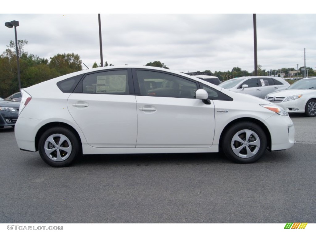 Blizzard White Pearl 2012 Toyota Prius 3rd Gen Three Hybrid Exterior Photo #71958639