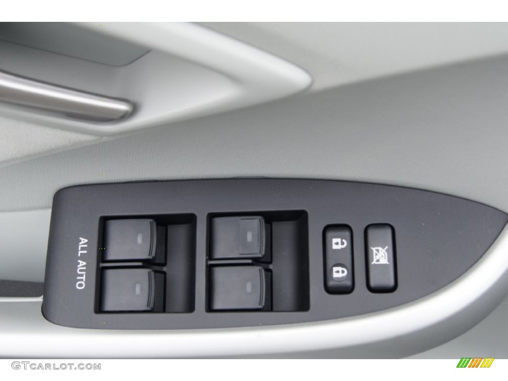 2012 Toyota Prius 3rd Gen Three Hybrid Controls Photo #71958703