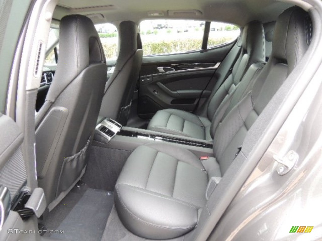 Black Interior 2013 Porsche Panamera 4 Photo #71961640