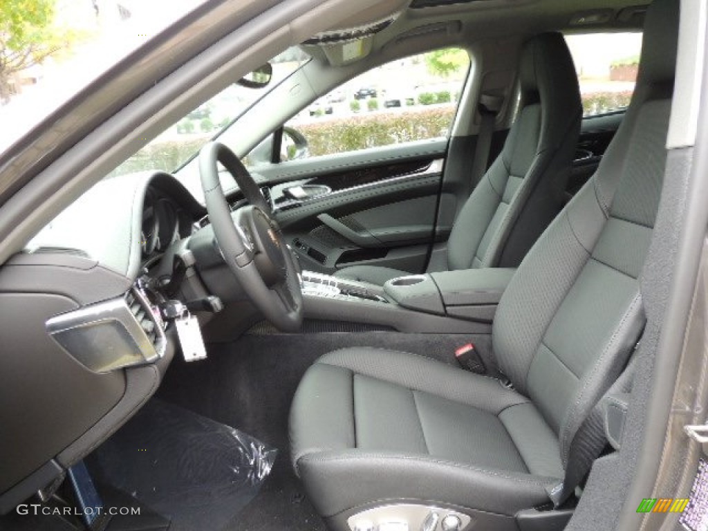 Black Interior 2013 Porsche Panamera 4 Photo #71961739
