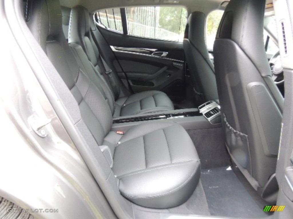 Black Interior 2013 Porsche Panamera 4 Photo #71961946