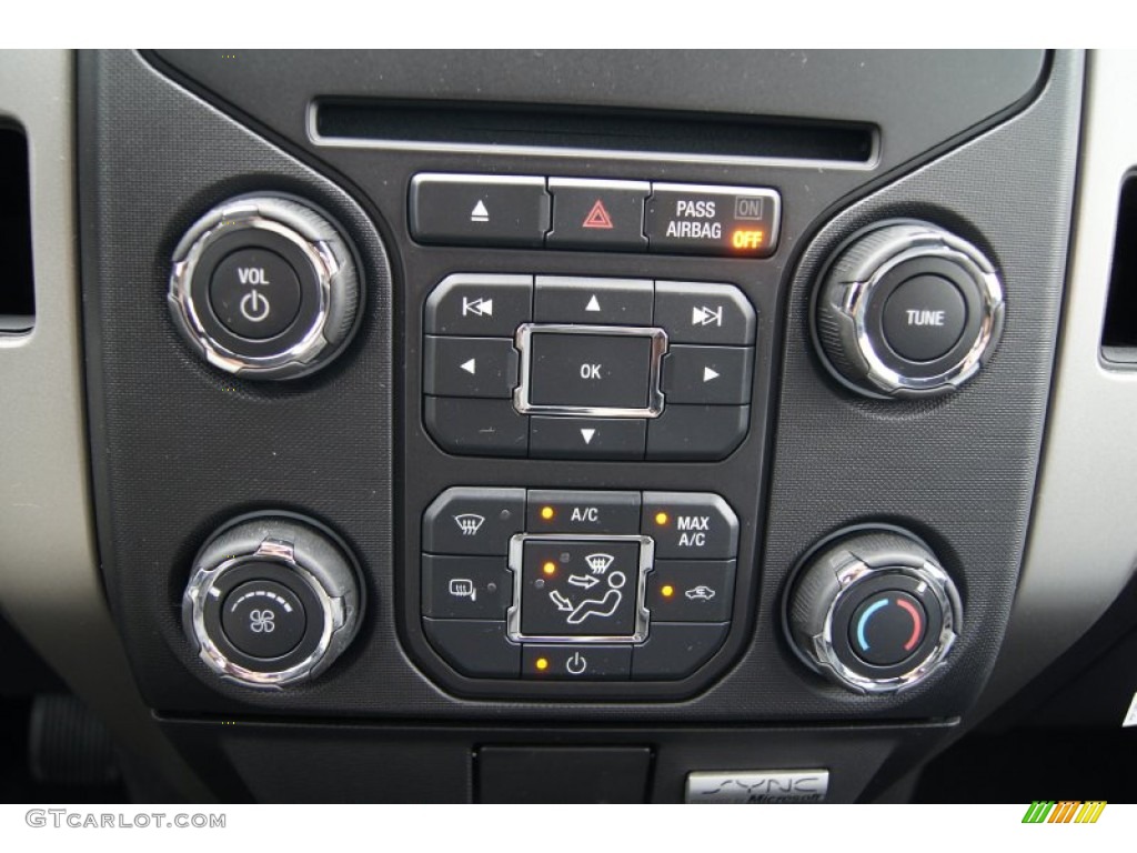 2013 Ford F150 XLT SuperCab 4x4 Controls Photo #71963038