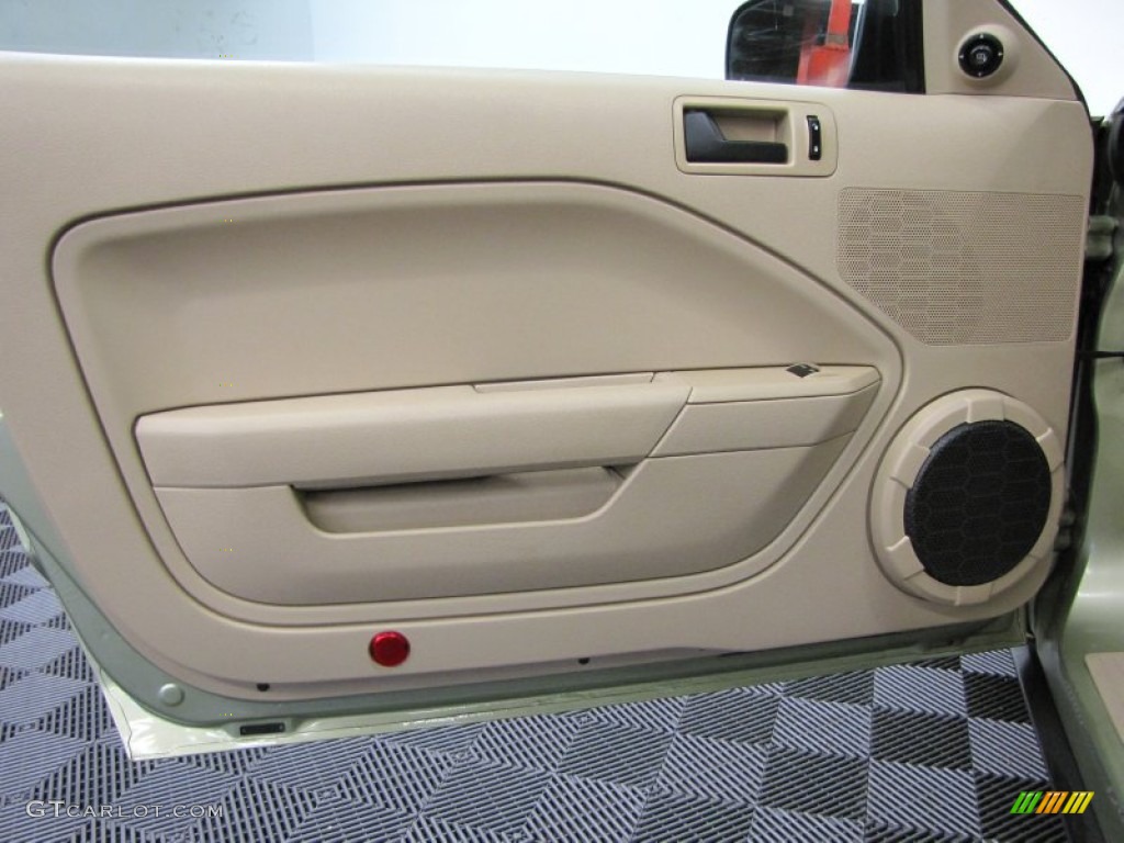 2005 Ford Mustang V6 Premium Coupe Door Panel Photos