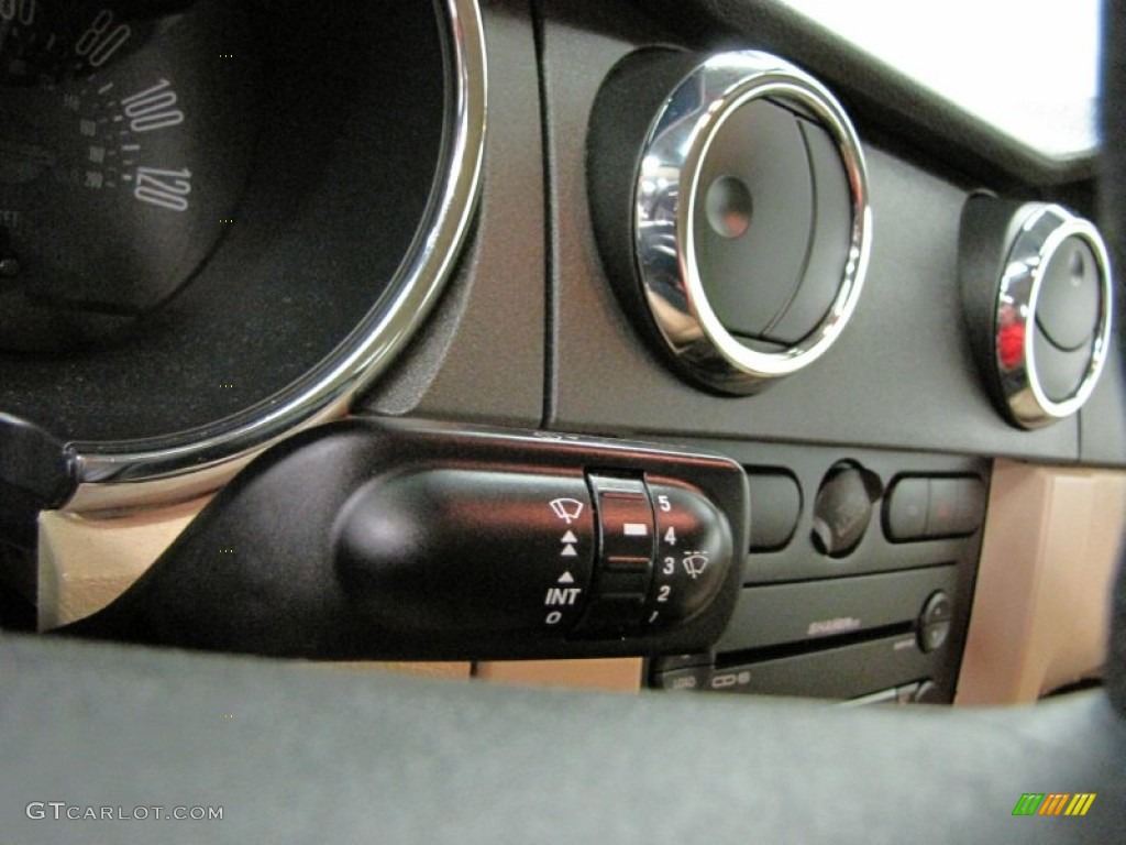 2005 Mustang V6 Premium Coupe - Legend Lime Metallic / Medium Parchment photo #21