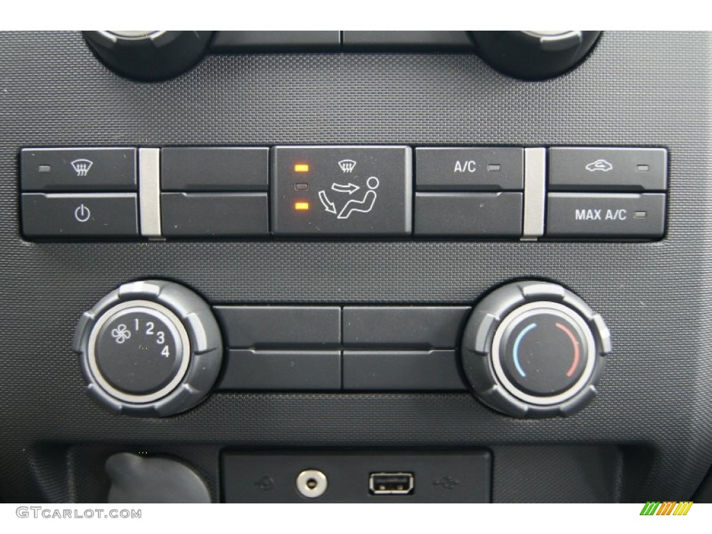 2013 Ford F150 STX SuperCab 4x4 Controls Photo #71963887