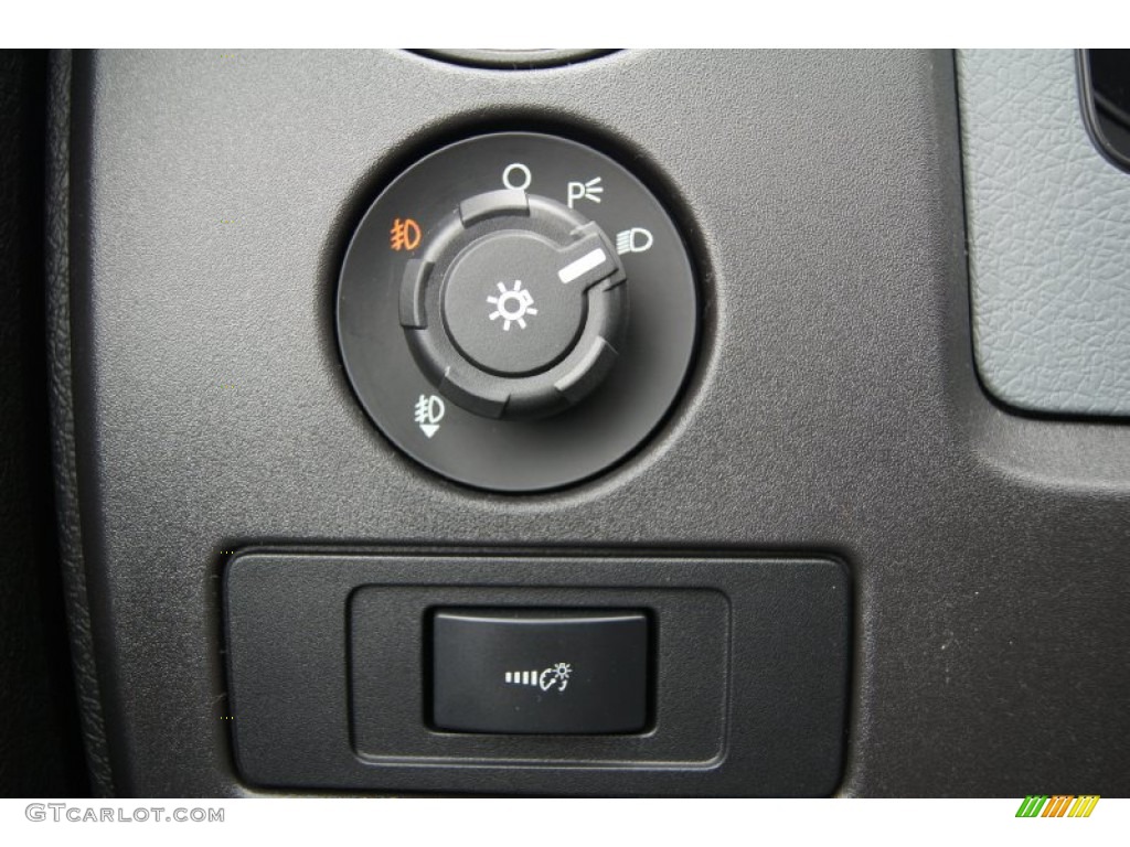 2013 Ford F150 STX SuperCab 4x4 Controls Photo #71964561