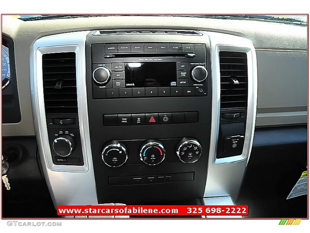 2012 Ram 1500 Lone Star Crew Cab 4x4 - Bright White / Dark Slate Gray/Medium Graystone photo #28