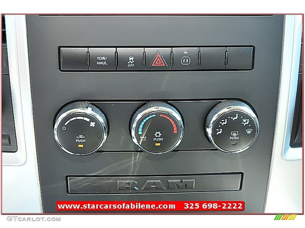 2012 Ram 1500 Lone Star Crew Cab 4x4 - Bright White / Dark Slate Gray/Medium Graystone photo #30