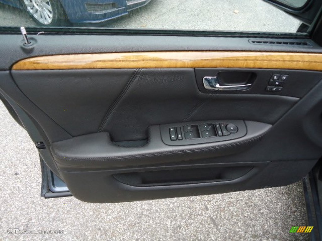 2010 Cadillac DTS Platinum Door Panel Photos