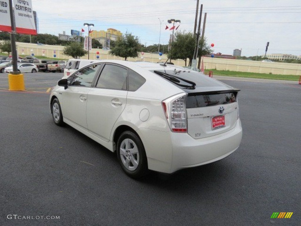 2010 Prius Hybrid III - Blizzard White Pearl / Bisque photo #5