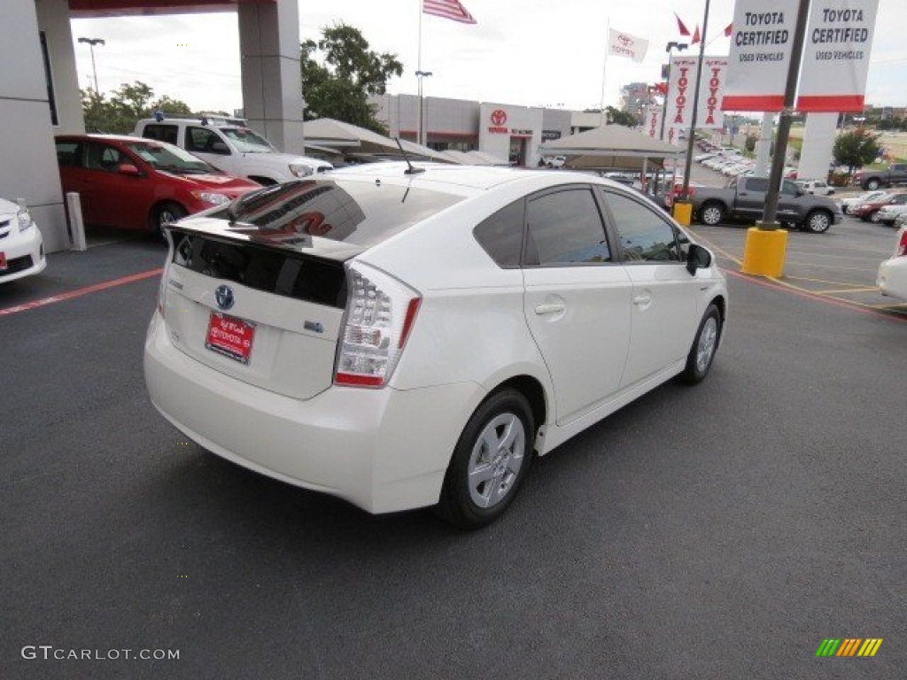 2010 Prius Hybrid III - Blizzard White Pearl / Bisque photo #7