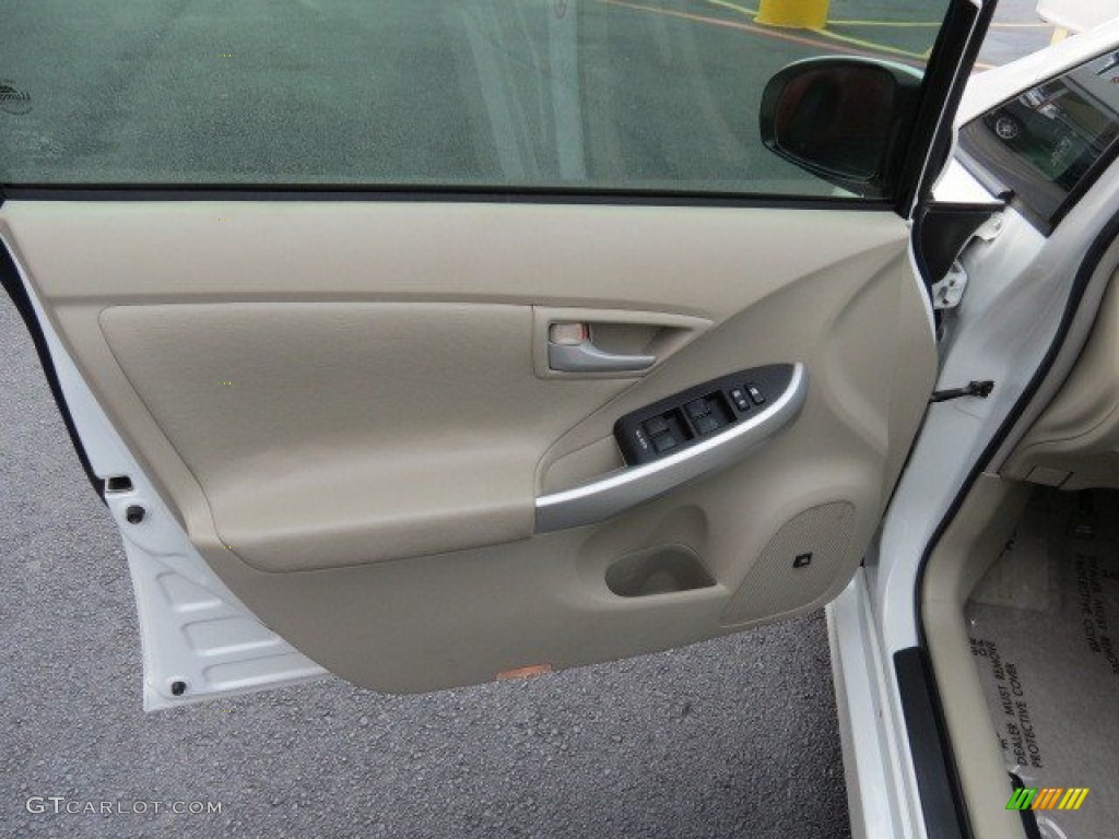 2010 Prius Hybrid III - Blizzard White Pearl / Bisque photo #10