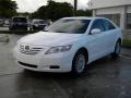 Super White - Camry LE Photo No. 7