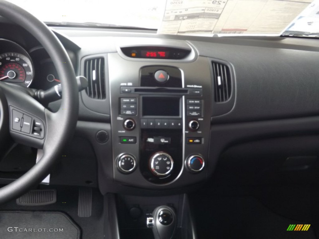 2013 Forte EX - Ebony Black / Black photo #9