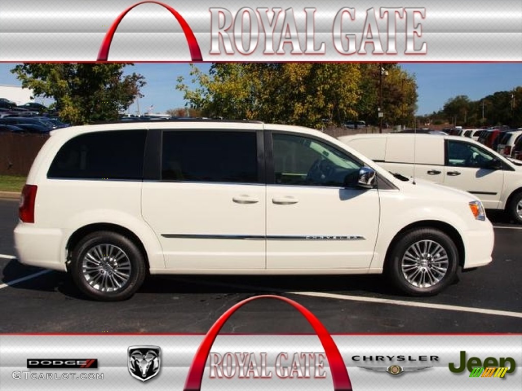 2013 Town & Country Touring - L - Stone White / Dark Frost Beige/Medium Frost Beige photo #1