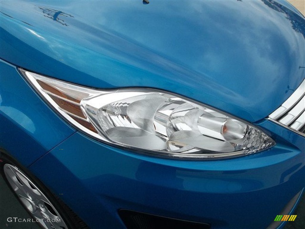 2013 Fiesta SE Sedan - Blue Candy / Charcoal Black photo #15