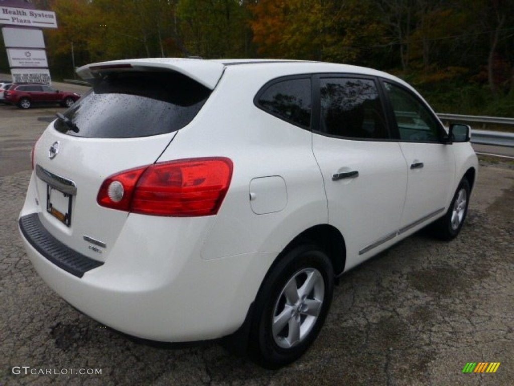 2013 Rogue S Special Edition AWD - Pearl White / Black photo #3