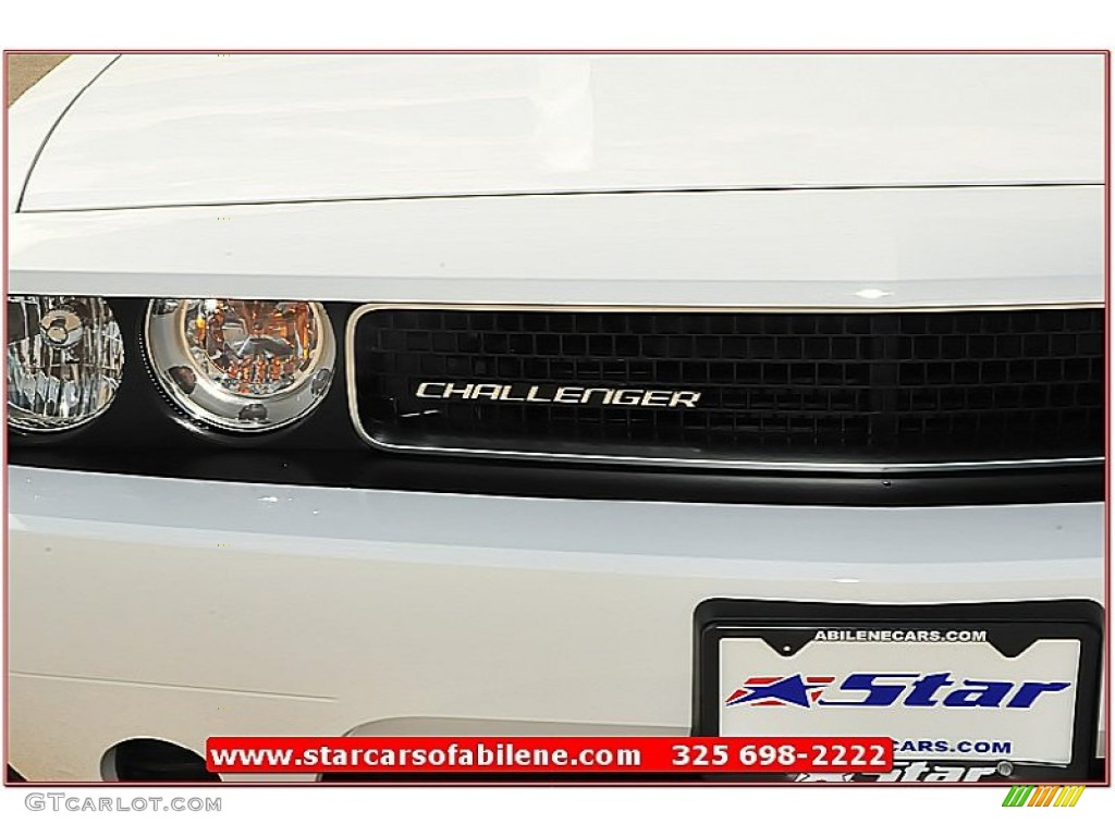 2013 Challenger SXT - Bright White / Dark Slate Gray photo #9