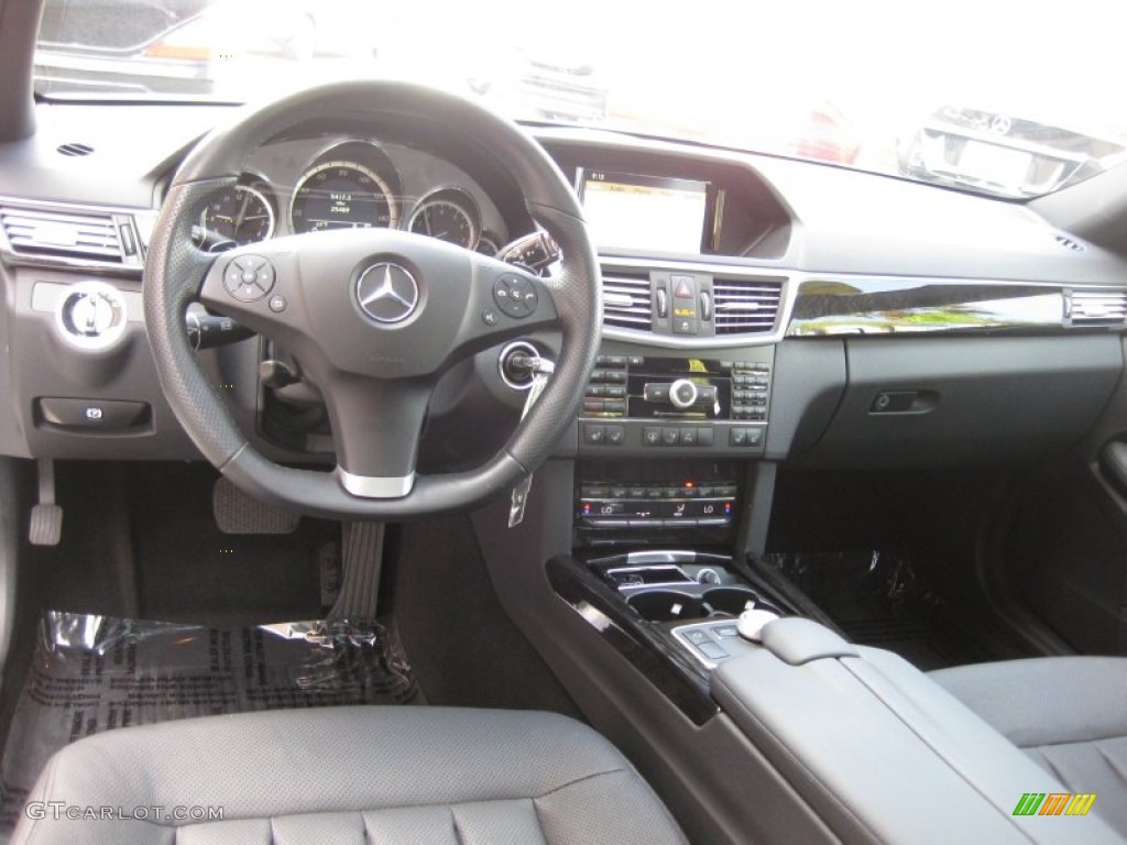 2010 E 550 Sedan - Arctic White / Black photo #23