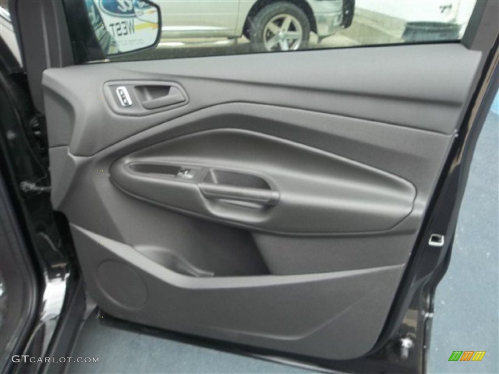 2013 Escape S - Tuxedo Black Metallic / Charcoal Black photo #40