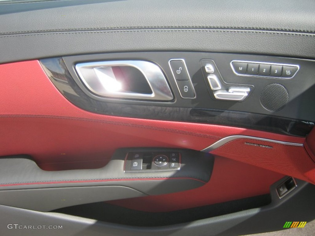 2013 Mercedes-Benz SL 550 Roadster Red/Black Door Panel Photo #71991072