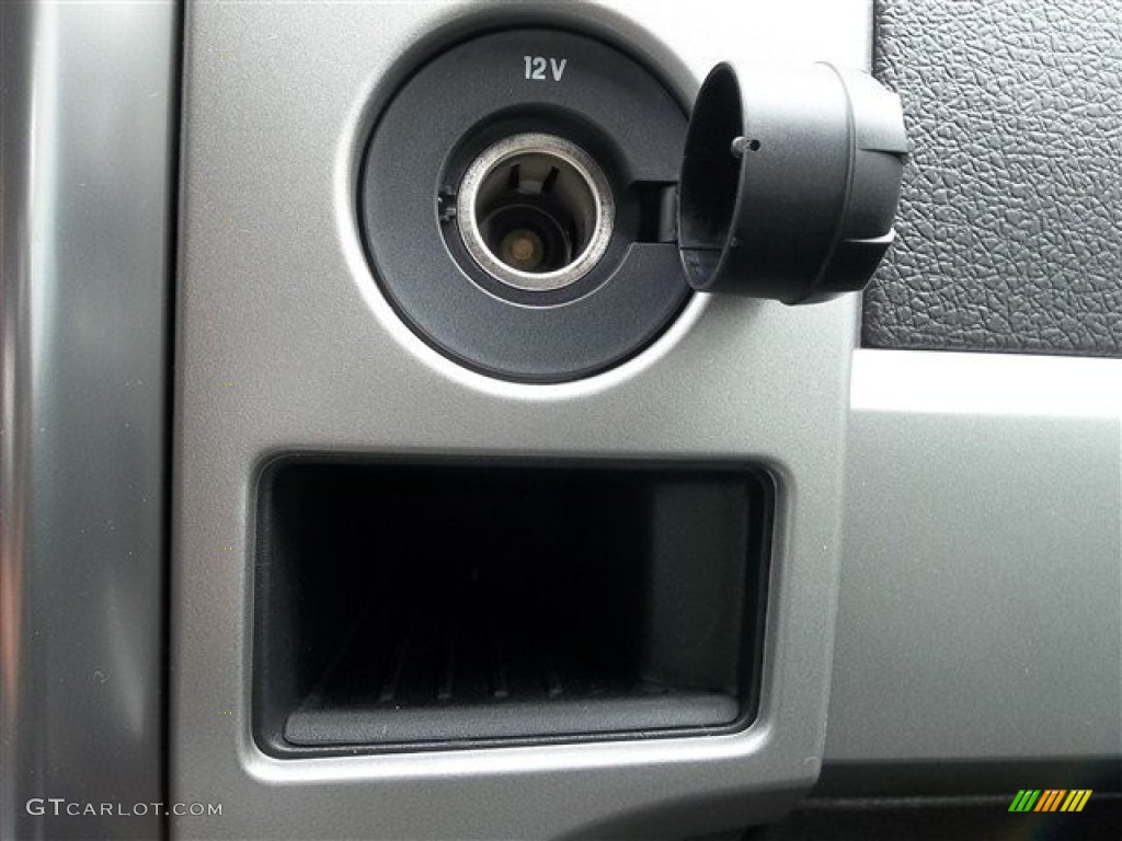 2013 Ford F150 SVT Raptor SuperCrew 4x4 Controls Photo #71991258