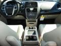 Cashmere Pearl - Town & Country Touring - L Photo No. 5