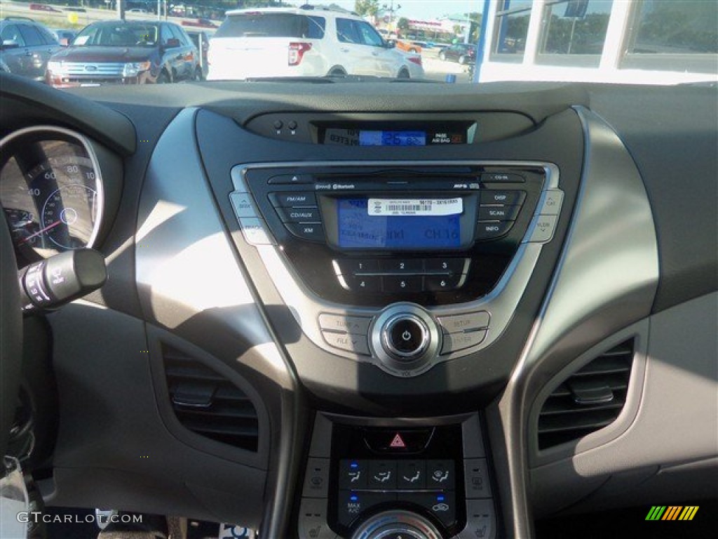 2013 Elantra Coupe SE - Monaco White / Gray photo #12