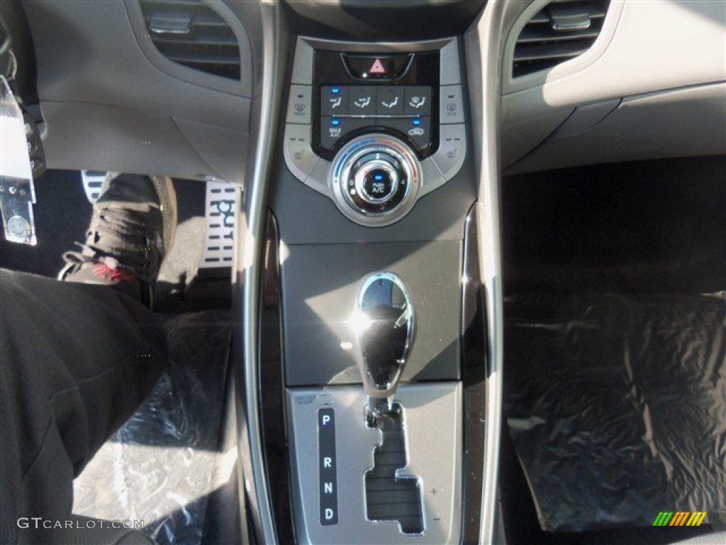 2013 Elantra Coupe SE - Monaco White / Gray photo #13