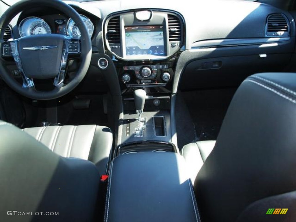 2013 Chrysler 300 S V8 AWD Black Dashboard Photo #71993595