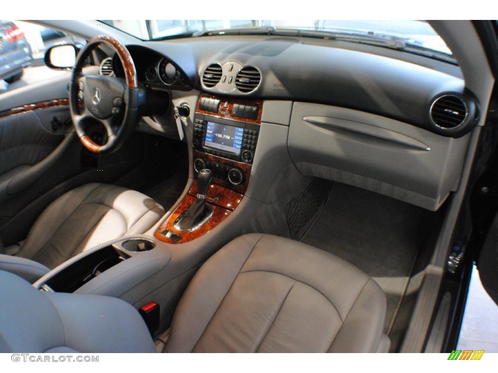 2009 CLK 350 Cabriolet - Majestic Black Metallic / Ash photo #9