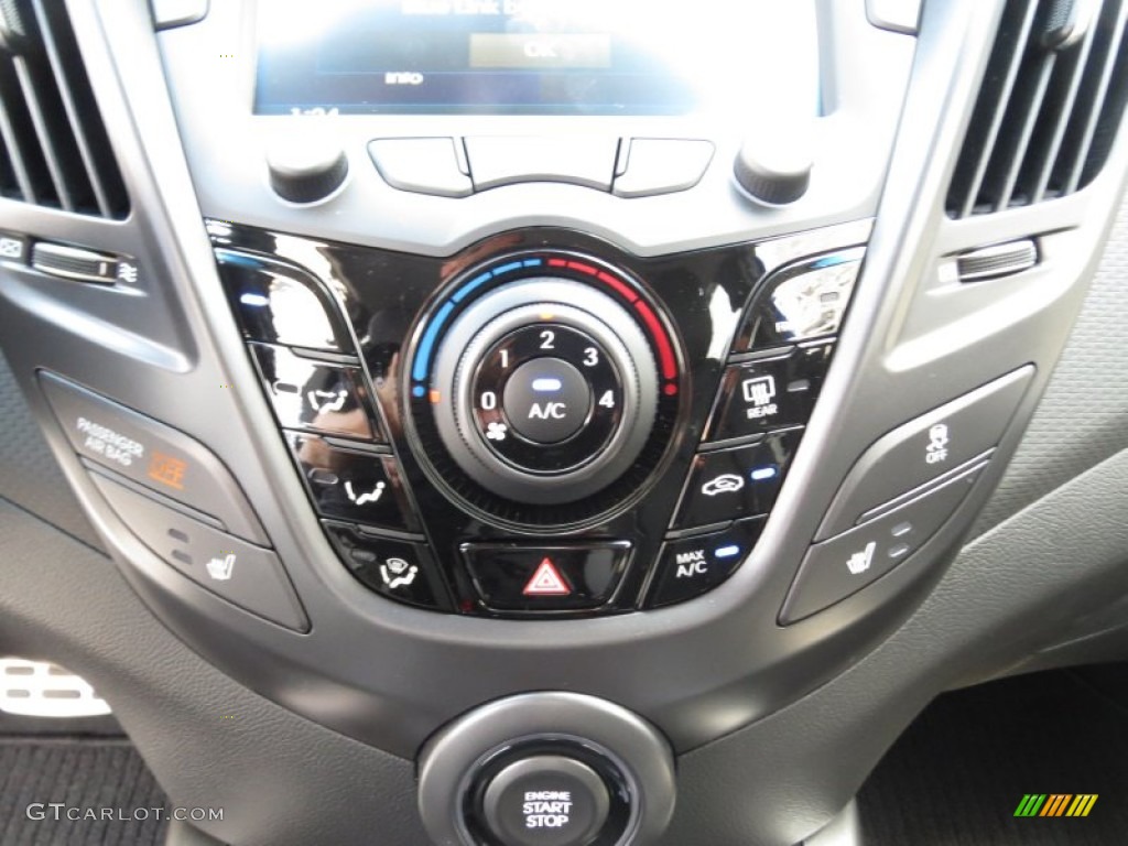 2013 Hyundai Veloster Turbo Controls Photo #71998620