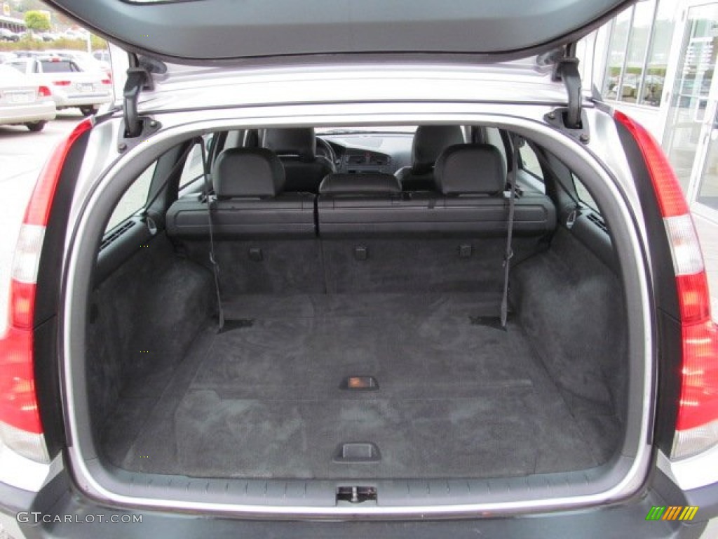 2004 V70 2.5T - Silver Metallic / Graphite photo #18