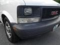 2004 Summit White GMC Safari   photo #2
