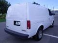 2004 Summit White GMC Safari   photo #12