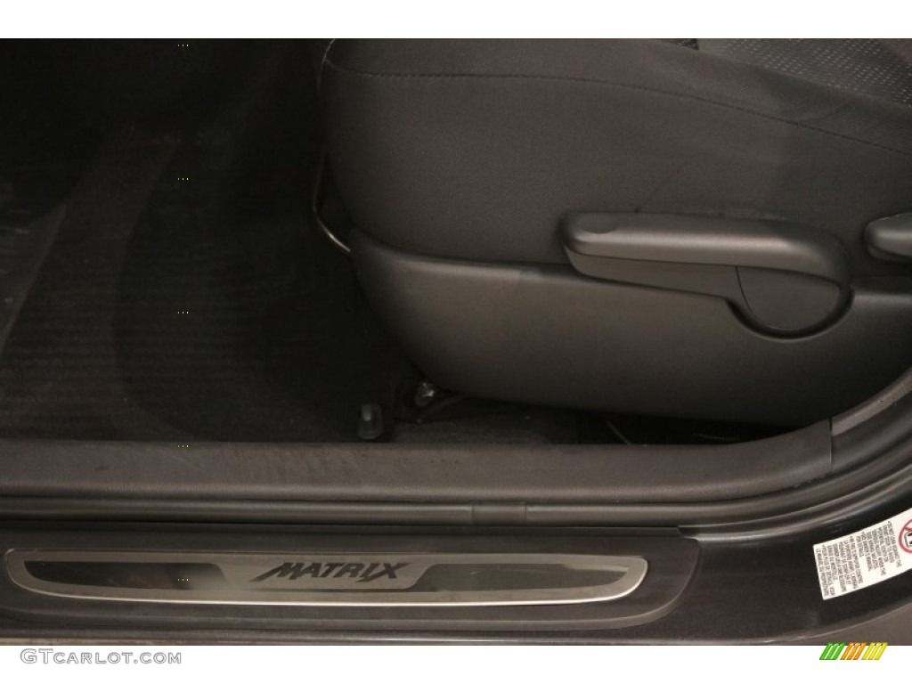 2010 Matrix S AWD - Magnetic Gray Metallic / Dark Charcoal photo #7