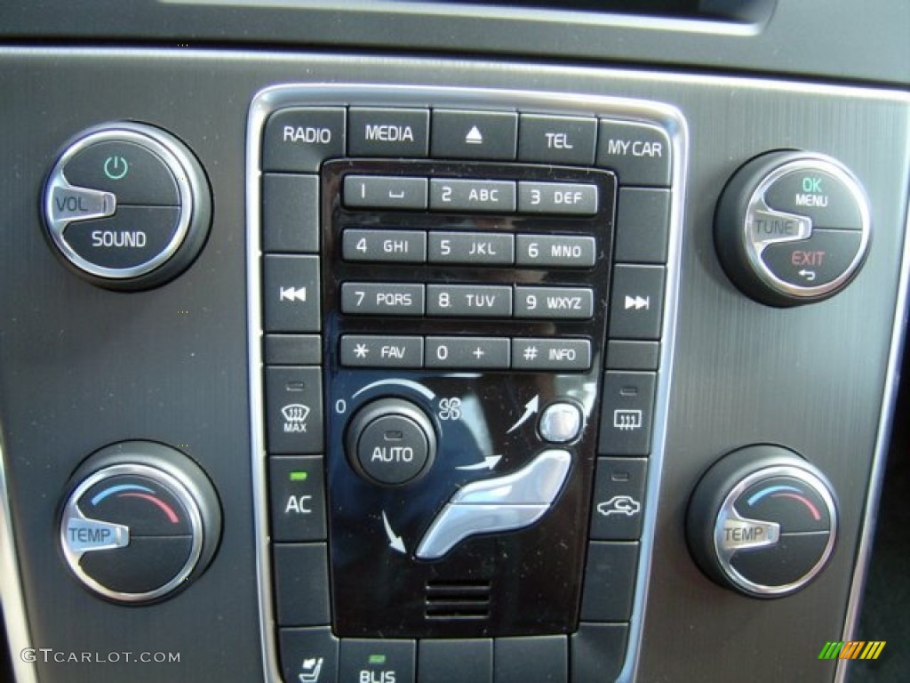 2013 Volvo S60 T5 Controls Photo #72011388