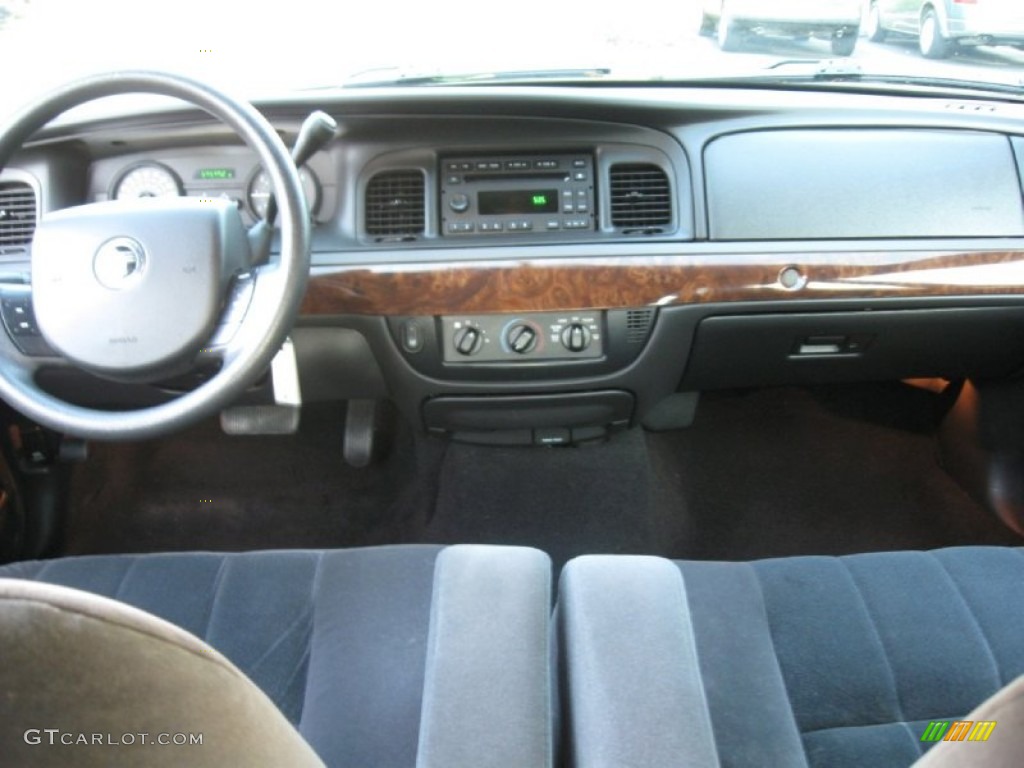 2006 Mercury Grand Marquis GS Charcoal Black Dashboard Photo #72012288