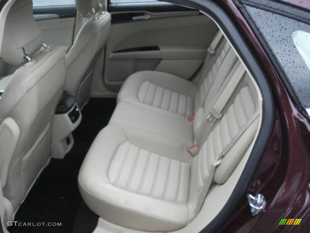 2013 Ford Fusion SE Rear Seat Photo #72013846