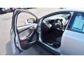 Ingot Silver Metallic - Focus SE 5-Door Photo No. 11