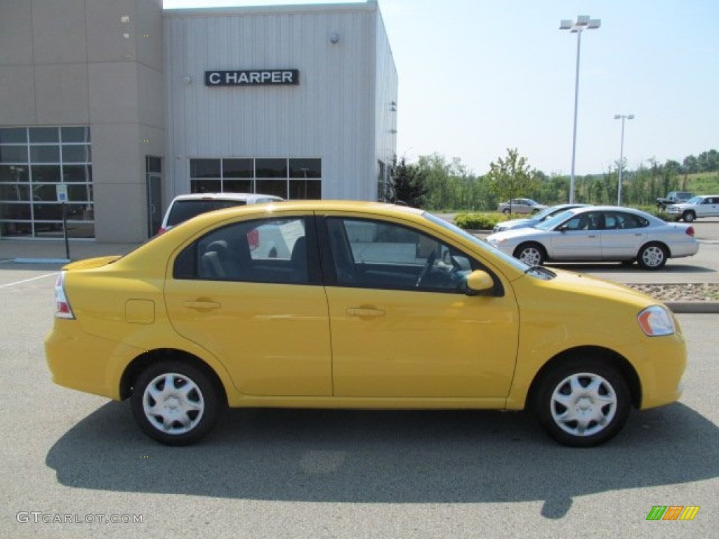 2010 Aveo LT Sedan - Summer Yellow / Charcoal photo #2