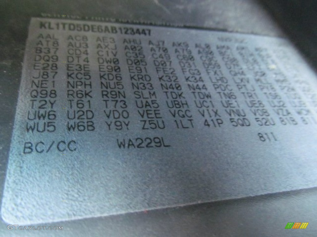 2010 Aveo LT Sedan - Summer Yellow / Charcoal photo #24