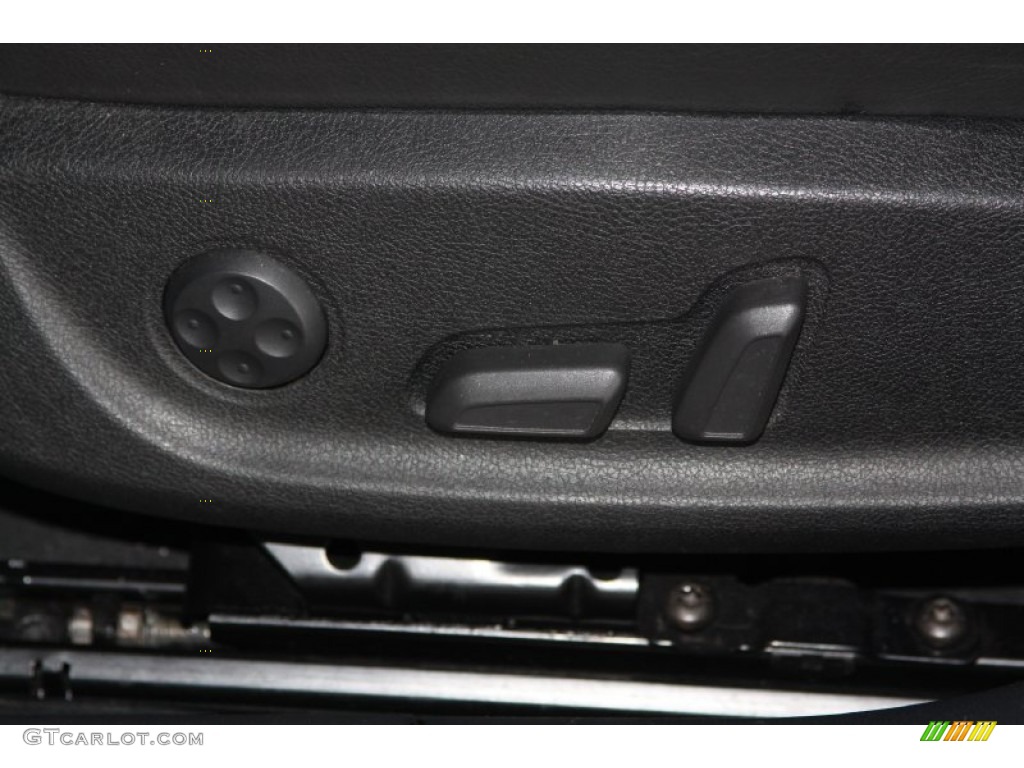 2009 A4 2.0T Premium quattro Sedan - Ice Silver Metallic / Black photo #11