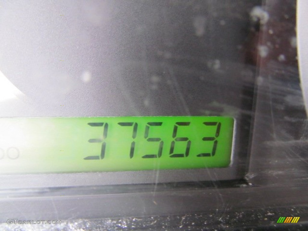 2010 Aveo LT Sedan - Summer Yellow / Charcoal photo #25