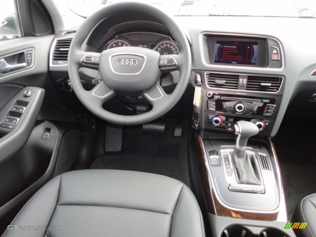 2013 Audi Q5 2.0 TFSI quattro Black Dashboard Photo #72025893