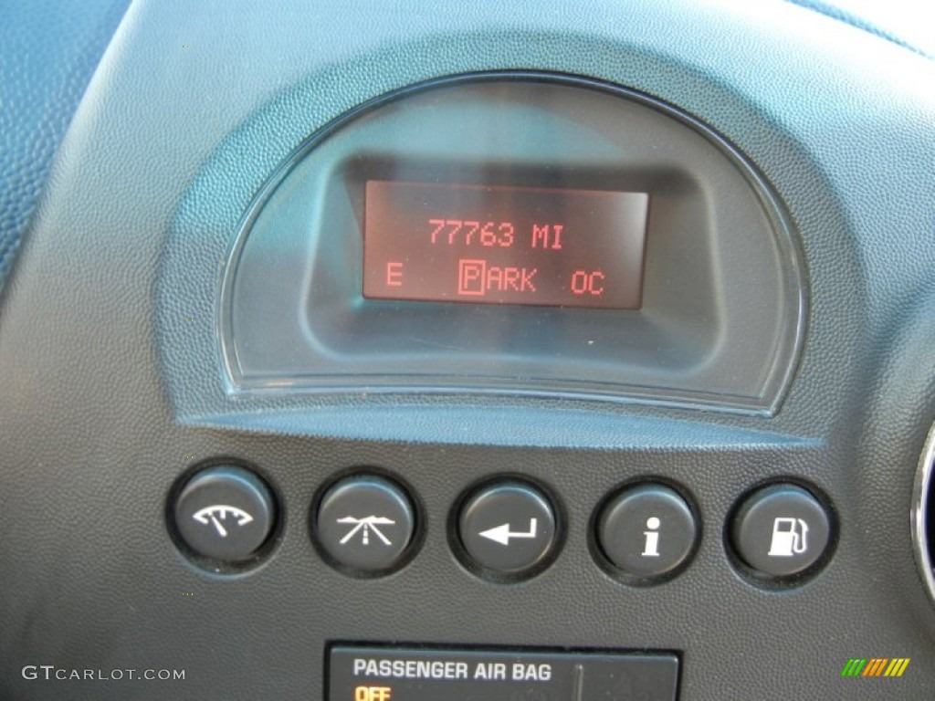2006 Pontiac Grand Prix GT Sedan Controls Photo #72026655