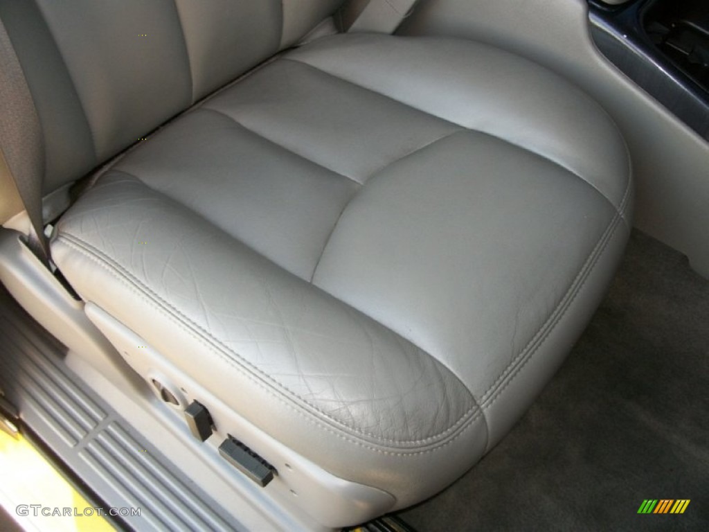 2006 Silverado 1500 LS Extended Cab - Fleet Yellow / Medium Gray photo #21