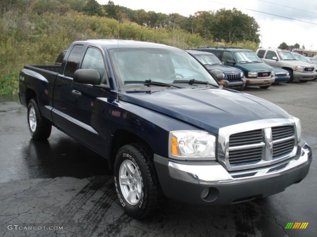 2005 Dakota SLT Club Cab 4x4 - Patriot Blue Pearl / Medium Slate Gray photo #1