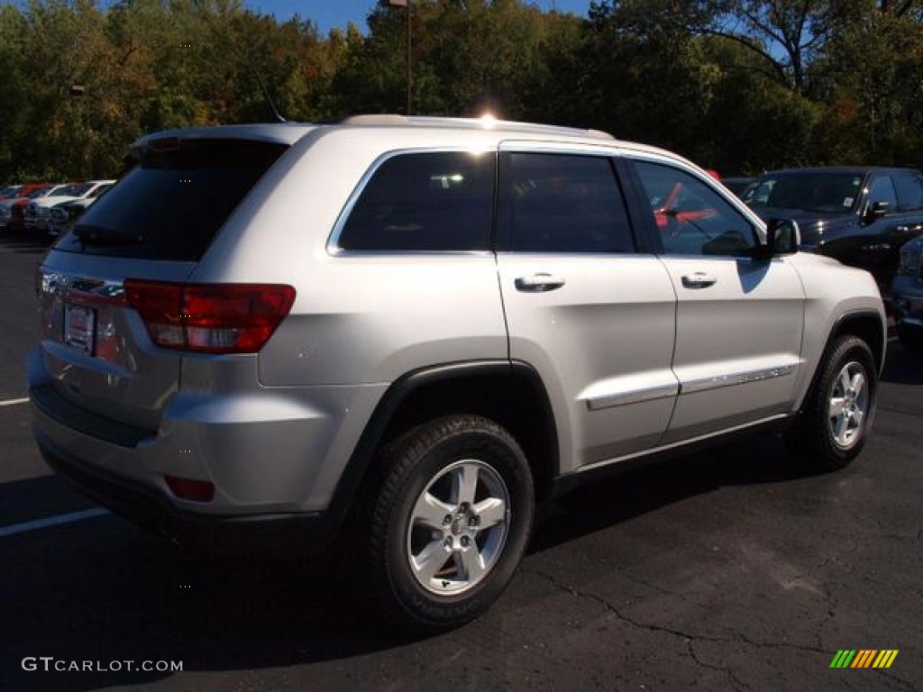 2013 Grand Cherokee Laredo 4x4 - Bright Silver Metallic / Black photo #2