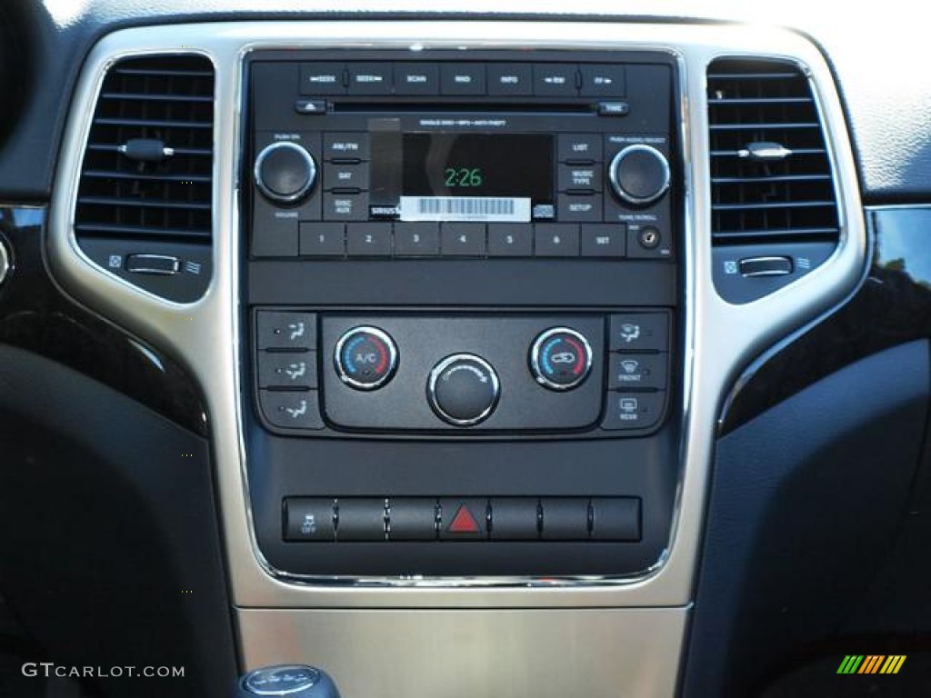 2013 Grand Cherokee Laredo 4x4 - Bright Silver Metallic / Black photo #5